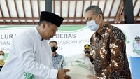 Ia menghimbau agar masyarakat tetap tenang jelang ibadah puasa ramadhan karena stok masih aman dirinya juga menghimbau agar masyarakat tidak menjual lahan persawahan.