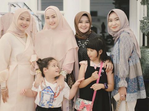 Ussy Fauziah, Adelia Pasha, NIta Nurul dan Hartini Chairudin.