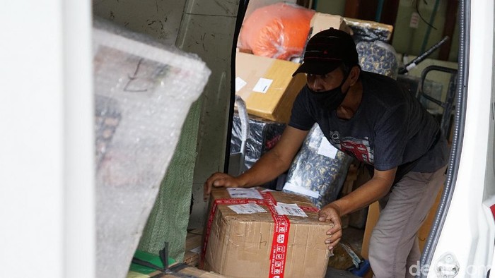 Pemerintah akan mensubsidi ongkos kirim belanja online saat Harbolnas Ramadhan. Hal ini dilakukan sebagai upaya untuk mendorong daya beli masyarakat.