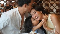 Sebagai aktris, kemampuan akting Atiqah pun sudah tak diragukan lagi. Mengingat Atiqah Hasiholan sudah banyak memainkan banyak judul film dalam berbagai genre. Foto: Instagram @atiqahhasiholan
