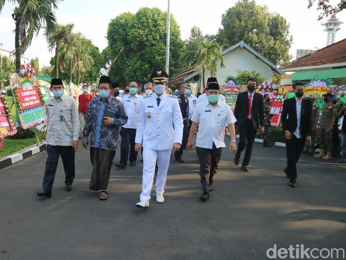 Bupati Kudus HM Hartopo selepas dilantik dan tiba di Pendapa Kabupaten Kudus, Jumat (9/4/2021).
