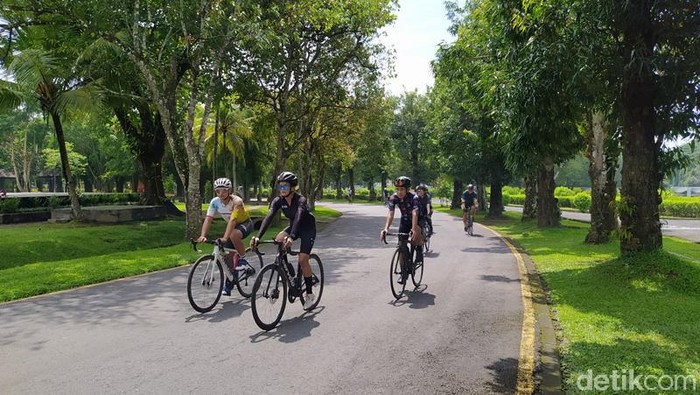 Gowes Borobudur Mendut Prambanan