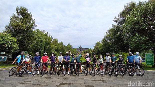 Gowes Borobudur Mendut Prambanan