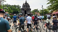 Pesepeda bisa memperoleh pengalaman keliling di kawasan Candi Borobudur dengan sepeda. Selain itu, menikmati rerimbunan pepohonan yang ada di kawasan Candi Borobudur.