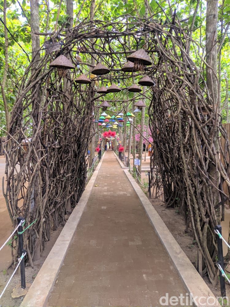 Kebon Jatidipala di Karawang, Jabar