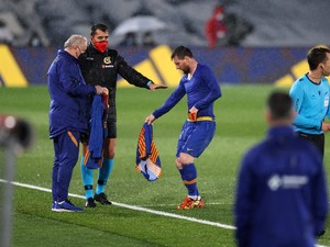 Messi Menggigil Saat El Clasico, Tangan Sampai Gemetar!