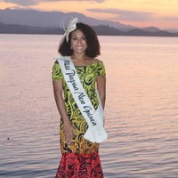 Video joget Lucy menimbulkan kontroversi bahkan memicu sejumlah komentar yang mengarah pada pelecehan seksual. Tak lama setelah postingan yang kini sudah dihapus itu jadi perhatian publik, mahkota Miss Papua New Guinea 2019-2020 tersebut dicopot oleh komite Miss Pacific Islands Pageant Papua New Guinea (MPIP PNG). Foto: Instagram @lucymaino_misspng19