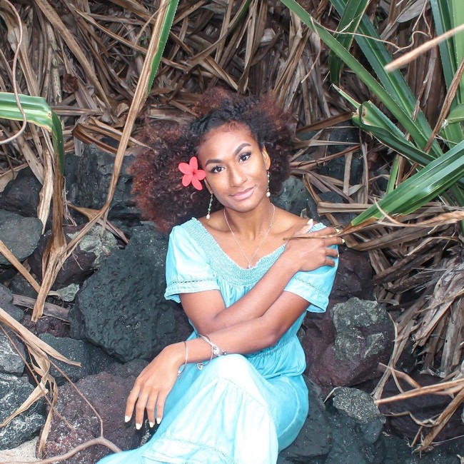 Selagi aku melanjutkan karier dan pendidikanku, aku akan melihat kembali pengalaman ini dengan rasa syukur untuk kesempatanku sebagai Miss Papua New Guinea/ Pacific Islands 2019-2020 dan untuk cinta dan dukungan yang telah ditunjukkan kepadaku secara pribadi. Aku sangat berterima kasih untuk mereka yang bekerja untuk menjadi PNG kesempatan bagi semua dan berkomitmen meneruskan kontribusi di mana pun aku bisa, tulisnya. Foto: Instagram @lucymaino_misspng19