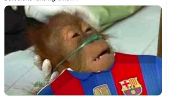 Fans Barcelona jadi sesak napas. Foto: Twitter