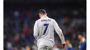 Messi seakan menghormati nomor punggung Cristiano Ronaldo karena tidak memberi gol ataupun assist dalam 7 pertandingan el clasico. Foto: Twitter