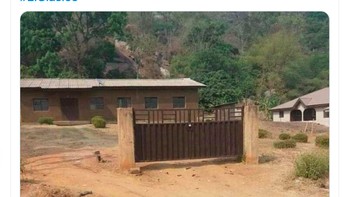 Pertahanan Barcelona semalam yang rapuh. Foto: Twitter