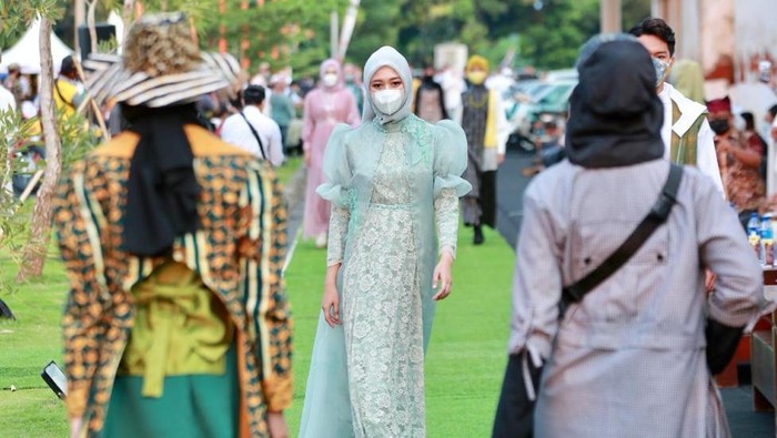 Menjelang Ramadan, digelar festival yang menyajikan berbagai produk makanan-minuman halal di kawasan wisata Pantai Marina Boom, Sabtu-Minggu (10-11 April 2021)