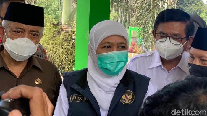 Momen Gubernur Khofifah Tinjau Lokasi Terdampak Gempa Malang Gubernur Jawa Timur Khofifah Indar Parawansa tinjau lokasi terdampak gempa Malang. Ia minta posko pengungsian tersedia di banyak titik untuk jangkau masyarakat.