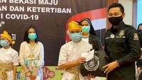Ketua Umum Sahabat Polisi Indonesia DPC Kota Bekasi Pijer Karo-Karo menambahkan bahwa SPI hadir di Kota Bekasi sebagai mitra polisi dalam menciptakan keamanan, ketertiban di masyarakat, dan patuh akan hukum dalam melaksanakan peran dan tanggungjawabnya. Foto: dok. SPI