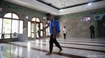 Sambut Ramadhan, Warga Ibu Kota Bersihkan Masjid