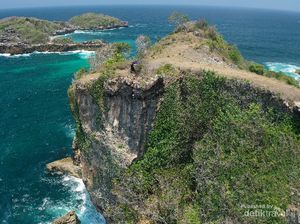 Bukan Nusa Penida, Pemandangan Cantik Ini Ada di Blitar