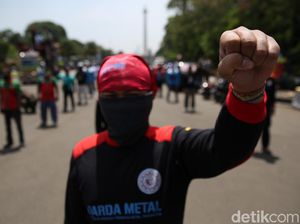 Nyerah! 3 Fakta Puluhan Ribu Buruh Kibarkan Bendera Putih