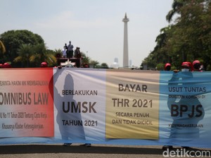 Tiba di Kawasan Patung Kuda, Massa Buruh Jalani Tes Covid-19