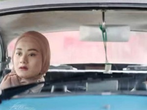 Dinda Hauw dan Rey Mbayang Diganggu Roger Danuarta dalam Film Cinta Subuh
