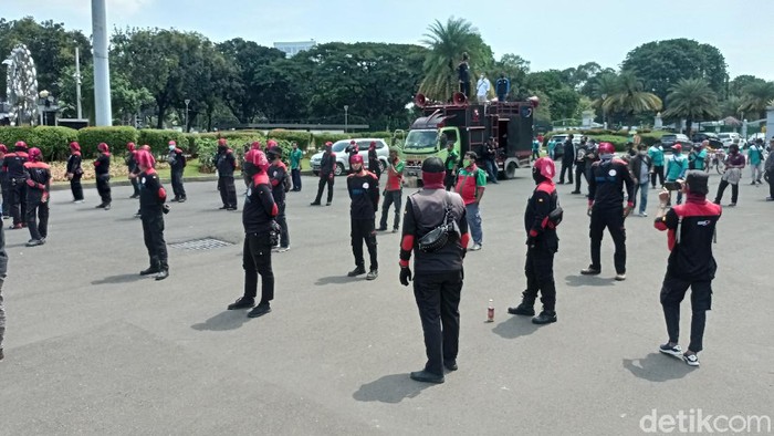 Demo buruh di Patung Kuda, Jakarta Pusat (Sachril/detikcom)