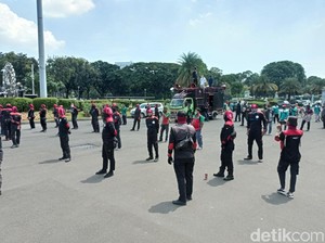 Demo Buruh Dimulai, Pengamanan di Patung Kuda Jakpus Diperketat