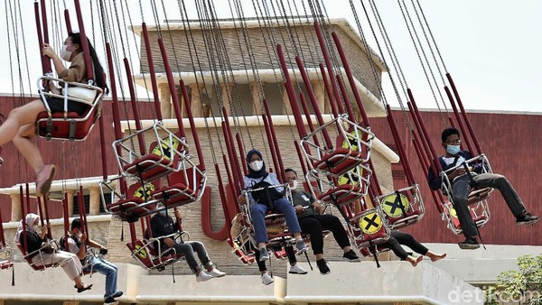 Rileks Sejenak Nakes Wisma Atlet Melepas Penat di Dufan