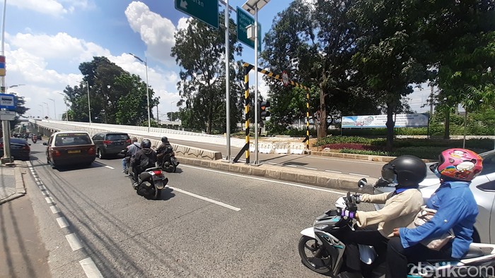 Flyover Tapal Kuda Lenteng Agung dibuka, siang ini, 12 April 2021. (Afzal Nur Iman/detikcom)