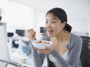 Perlu Tahu! Ini Makanan yang Tidak Boleh Dimakan Setelah Vaksin Corona