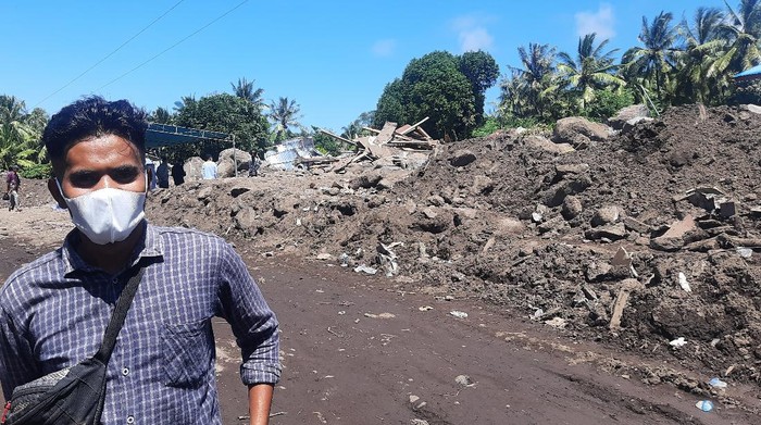 Iqmal Sabon Lebu, warga Desa Lamabunga, relawan di Desa Nelelamadike