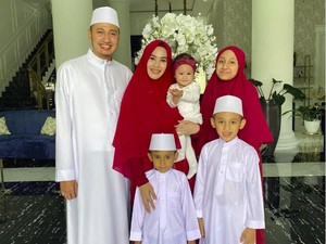 Tangis Habib Usman Pecah saat Lepas Anak Sekolah di Yaman