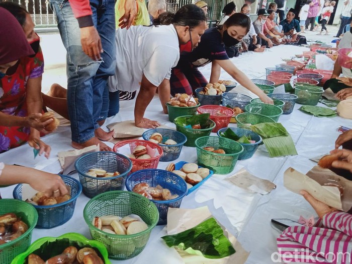 Unik! Kenduri Apem Jelang Ramadan di Klaten Didoakan Lintas Agama