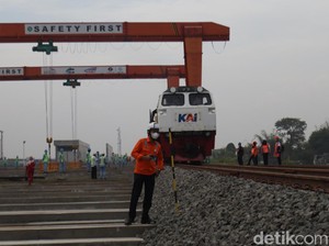 Luhut dan Budi Karya Cek Progres Depo Kereta Cepat Tegalluar