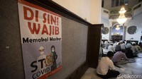 Prokes dengan menjaga jarak sangat ketat dilakukan.
