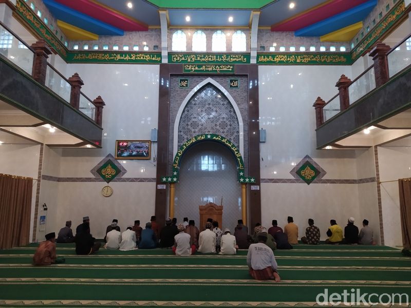 Bangunan Masjid Baituttaqwa berada di Dusun Butuh, Desa Temanggung, Kecamatan Kaliangkrik, Kabupaten Magelang
