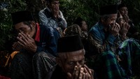 Kebiasaan ini sudah menjadi tradisi kebudayaan yang terjadi hampir setiap kampung di Jawa.  