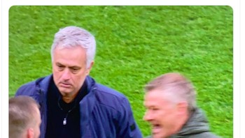 Mourinho tetap terlihat songong, di manapun ia melatih. Foto: Twitter