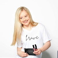 Mikayla Holmgren merupakan wanita down syndrome yang punya banyak prestasi. Kini, wanita 26 tahun itu terobsesi untuk tampil di majalah pria dewasa Sport Illustrated. Foto: Instagram