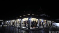 Masjid Gedhe Kauman Yogyakarta dapat menampung 600 umat.