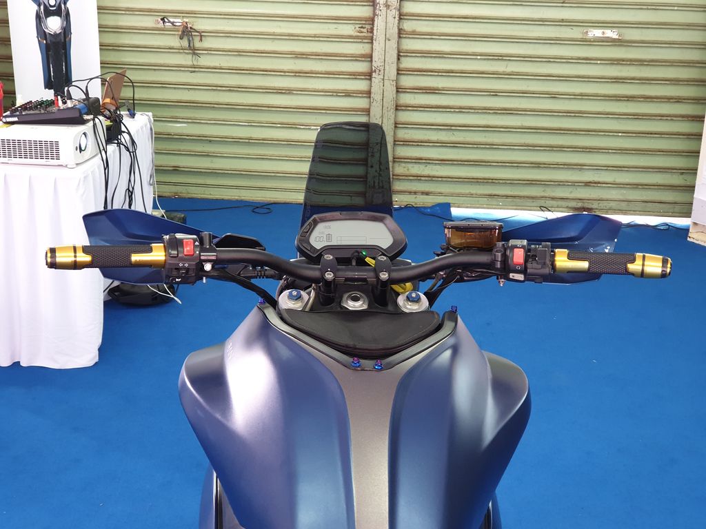Motor listrik Anubis Cruisercross