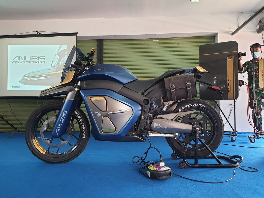 Motor listrik Anubis Cruisercross