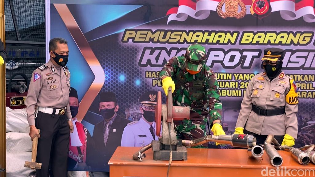 Pemusnahan Knalpot Bising di Sukabumi
