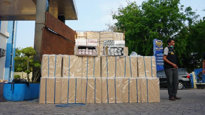 Polisi Gagalkan Penyelundupan 3,3 Juta Rokok Ilegal Senilai Rp 5,9 M di Aceh (Foto: Bea Cukai Aceh)