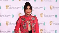 Saat ini Priyanka Chopra tidak hanya aktif di Bollywood, tapi juga Hollywood. Kekayaannya diperkirakan mencapai 70 juta dolar per tahun atau sekitar Rp 997 miliar. (Foto: Getty Images/Jeff Spicer)