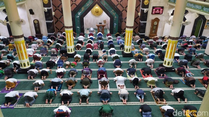 Salat tarawih pertama di Masjid Agung Ciamis