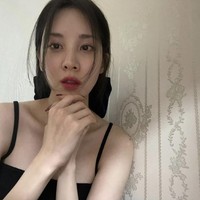 Kim Jung Hyun pun menghindari sejumlah adegan romantis yang harus dilakukannya bersama Seohyun. Sang aktor bahkan tak menatap mata Seohyun dan membuat proses syuting sulit dilakukan. Foto: dok seojuhyun_s