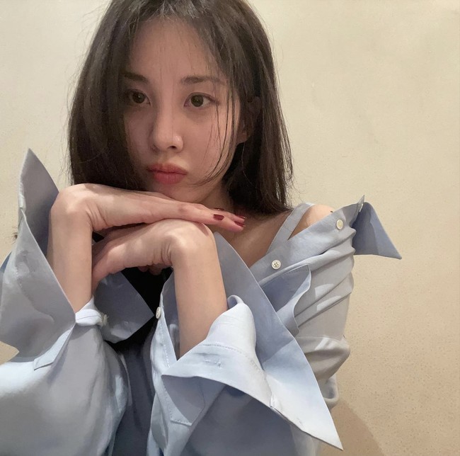Tak lama setelah itu, Seohyun Girls’ Generation mengunggah sejumlah selfie di akun Instagram. Ia menyampaikan rasa terima terima kasihnya pada netizen dan penggemar yang telah menunjukkan dukungan untuknya. Foto: dok seojuhyun_s