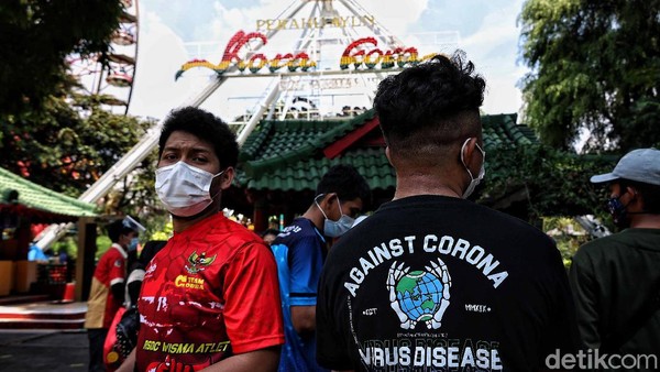 Perlu diketahui para nakes yang lelah karena pekerjaan yang menumpuk selama pandemi COVID-19 turut dirasakan oleh para tenaga kesehatan. Perlu diketahui para nakes yang lelah karena pekerjaan yang menumpuk selama pandemi COVID-19 turut dirasakan oleh para tenaga kesehatan.