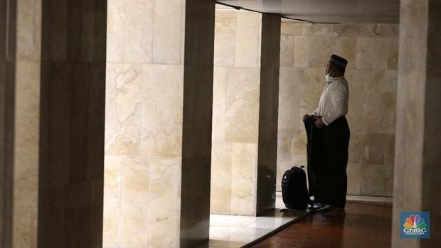 Tarawih Pertama Ramadan di Masjid Istiqlal (CNBC Indonesia/Muhammad Sabki)