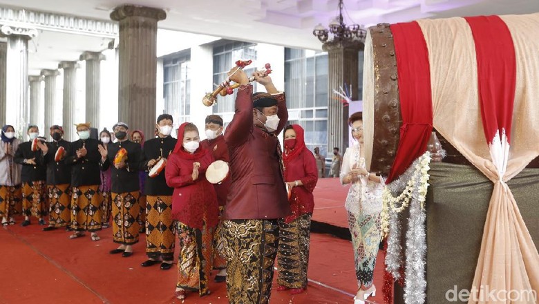 Tradisi Dugderan Semarang Tradisi Dugderan Semarang
