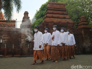 Tradisi Tabuh Beduk Blandrangan di Menara Kudus Sambut Awal Ramadhan